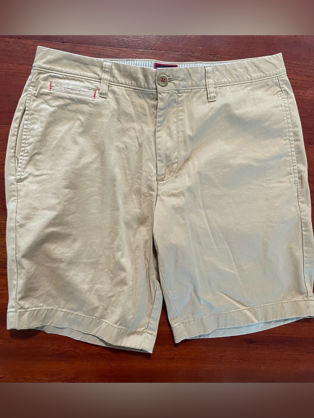 UNTUCKit Men's Khaki Flat-Front Shorts